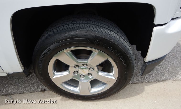 image for item JX9072 2017 Chevrolet Silverado 1500  Crew Cab pickup truck