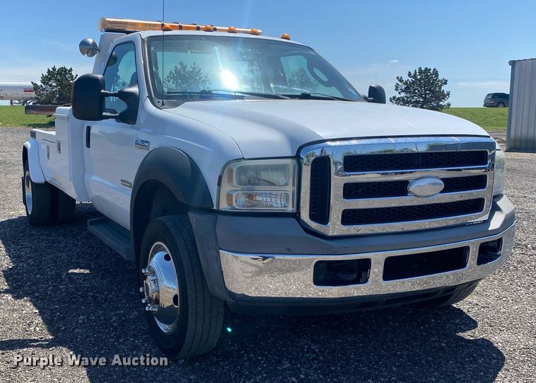 image for item KB9468 2006 Ford F450 Super Duty XLT  tow truck