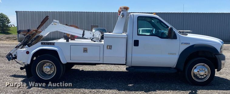 image for item KB9468 2006 Ford F450 Super Duty XLT  tow truck