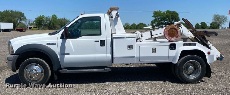 image for item KB9468 2006 Ford F450 Super Duty XLT  tow truck