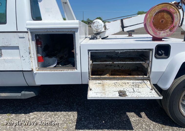 image for item KB9468 2006 Ford F450 Super Duty XLT  tow truck