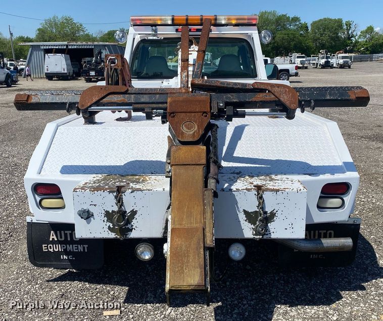 image for item KB9468 2006 Ford F450 Super Duty XLT  tow truck