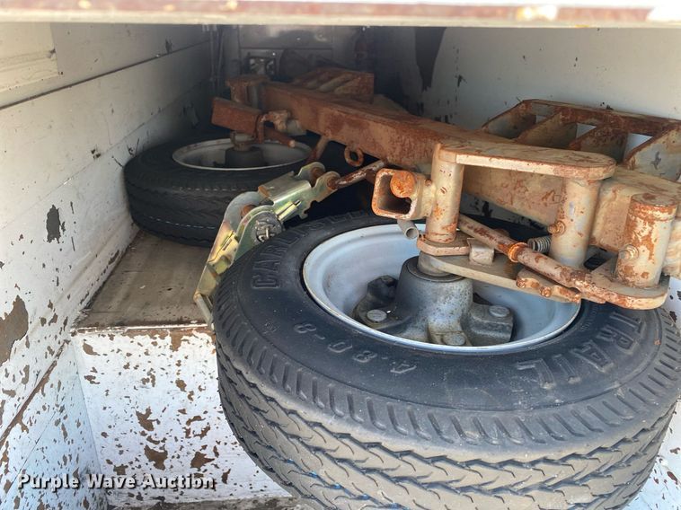 image for item KB9468 2006 Ford F450 Super Duty XLT  tow truck