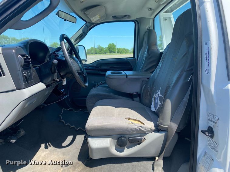 image for item KB9468 2006 Ford F450 Super Duty XLT  tow truck