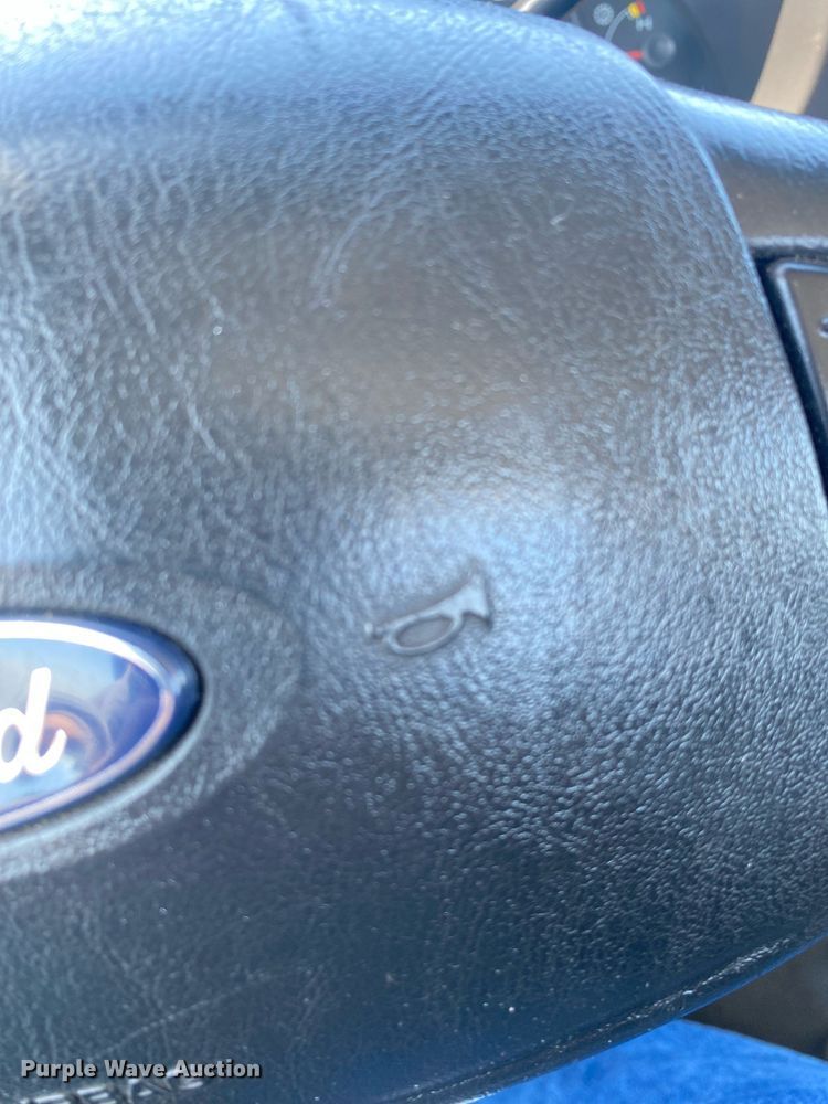 image for item KB9468 2006 Ford F450 Super Duty XLT  tow truck