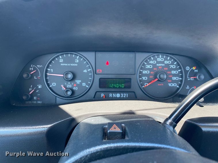 image for item KB9468 2006 Ford F450 Super Duty XLT  tow truck