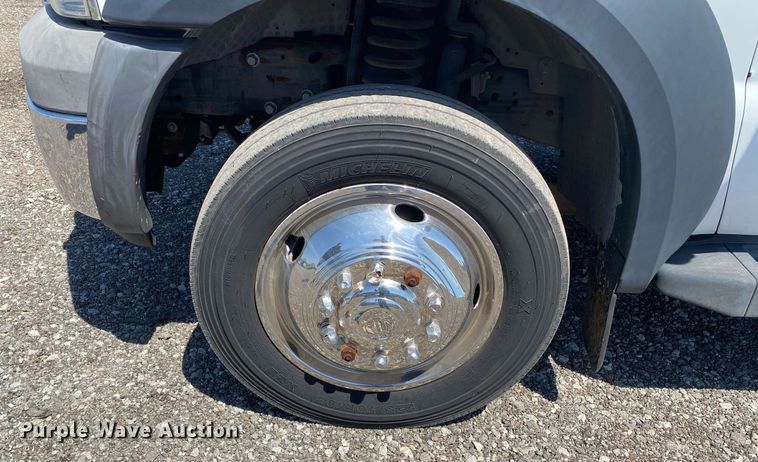 image for item KB9468 2006 Ford F450 Super Duty XLT  tow truck