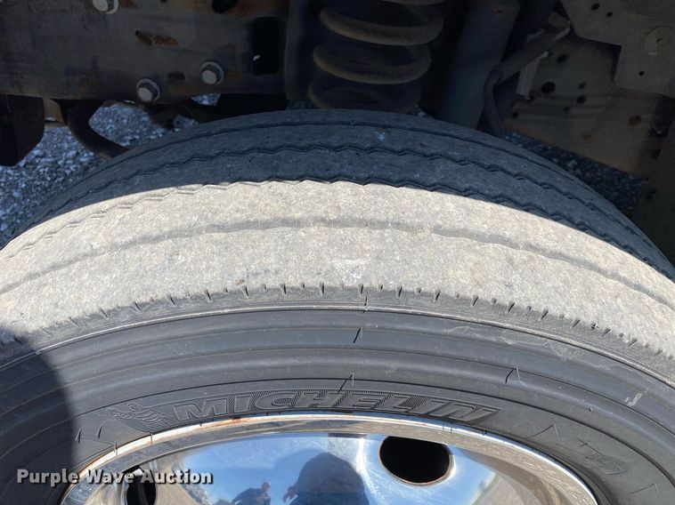 image for item KB9468 2006 Ford F450 Super Duty XLT  tow truck