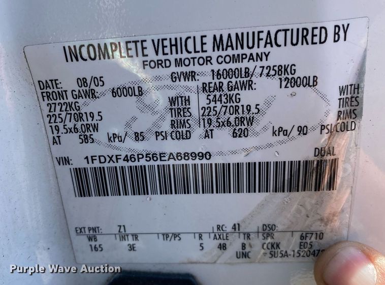 image for item KB9468 2006 Ford F450 Super Duty XLT  tow truck