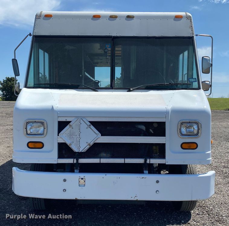 image for item KB9478 1999 Freightliner MT55  delivery truck