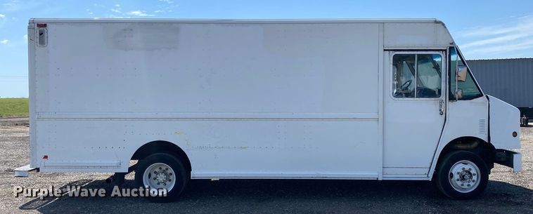 image for item KB9478 1999 Freightliner MT55  delivery truck