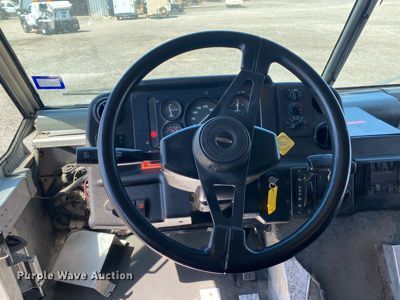 image for item KB9478 1999 Freightliner MT55  delivery truck