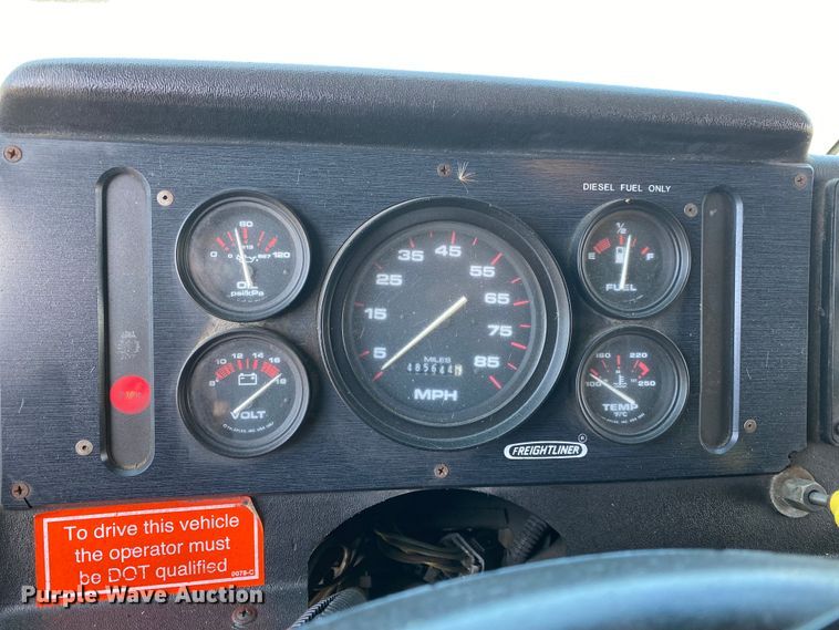 image for item KB9478 1999 Freightliner MT55  delivery truck