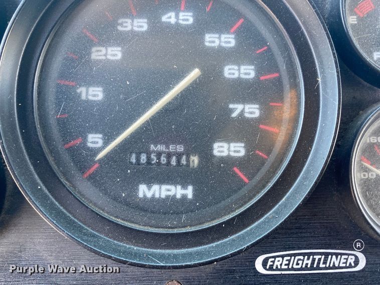 image for item KB9478 1999 Freightliner MT55  delivery truck