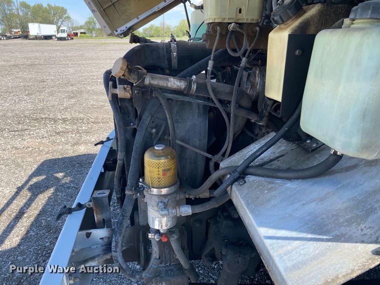 image for item KB9478 1999 Freightliner MT55  delivery truck