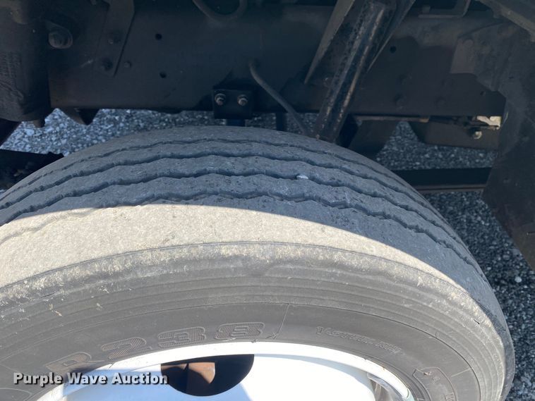 image for item KB9478 1999 Freightliner MT55  delivery truck