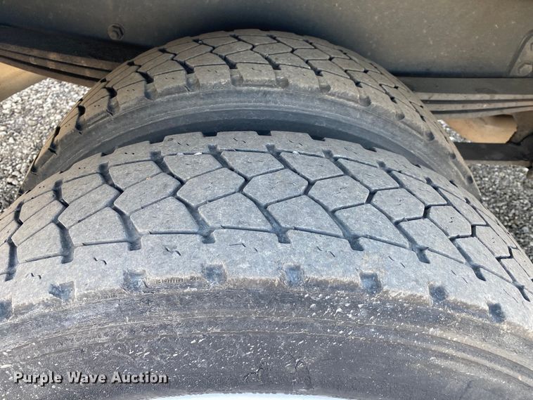 image for item KB9478 1999 Freightliner MT55  delivery truck