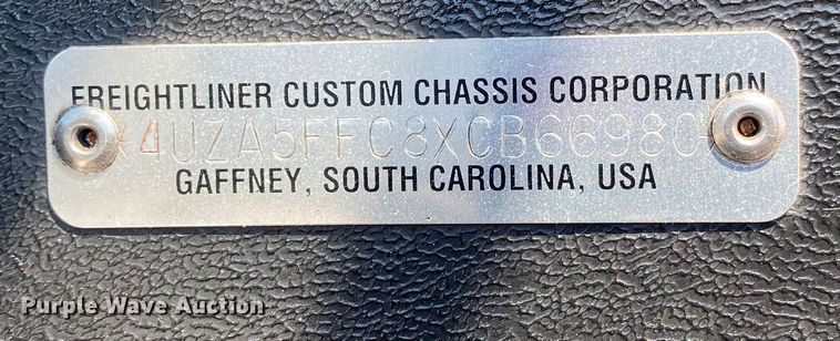 image for item KB9478 1999 Freightliner MT55  delivery truck