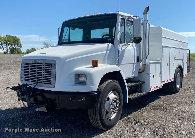image for item KB9480 2000 Freightliner FL70  utility / service truck