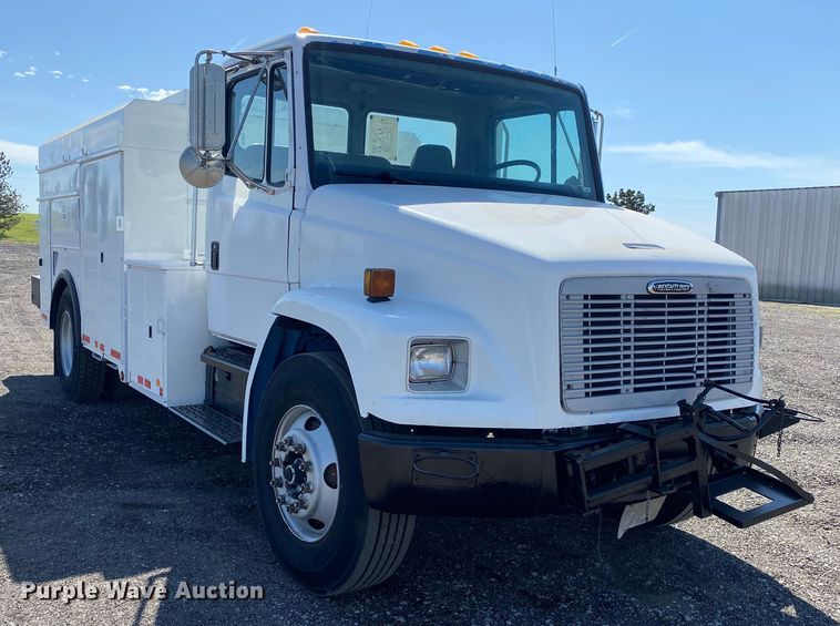 image for item KB9480 2000 Freightliner FL70  utility / service truck
