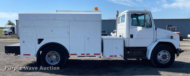 image for item KB9480 2000 Freightliner FL70  utility / service truck