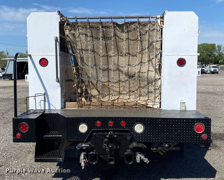 image for item KB9480 2000 Freightliner FL70  utility / service truck