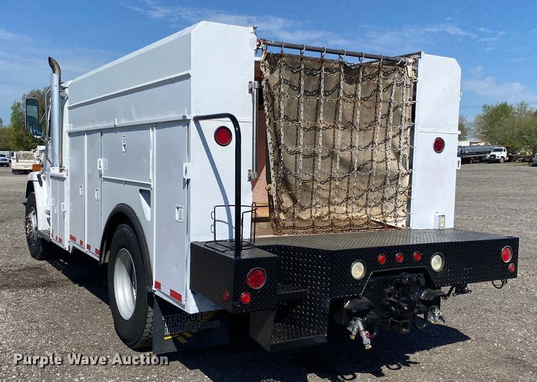 image for item KB9480 2000 Freightliner FL70  utility / service truck