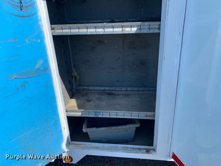 image for item KB9480 2000 Freightliner FL70  utility / service truck