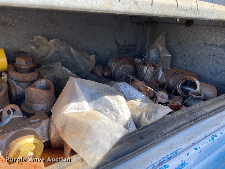 image for item KB9480 2000 Freightliner FL70  utility / service truck