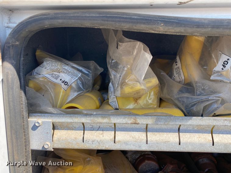 image for item KB9480 2000 Freightliner FL70  utility / service truck