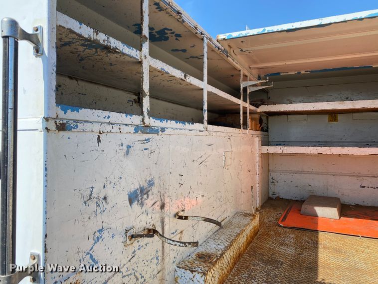 image for item KB9480 2000 Freightliner FL70  utility / service truck