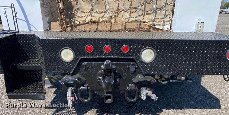 image for item KB9480 2000 Freightliner FL70  utility / service truck