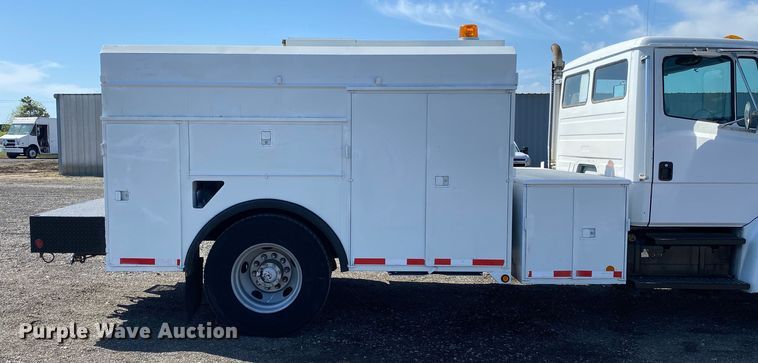 image for item KB9480 2000 Freightliner FL70  utility / service truck