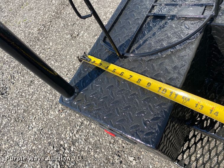 image for item KB9480 2000 Freightliner FL70  utility / service truck