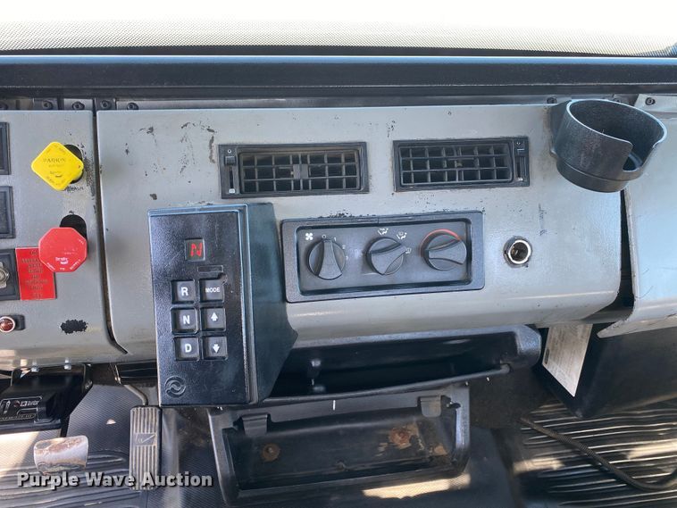 image for item KB9480 2000 Freightliner FL70  utility / service truck