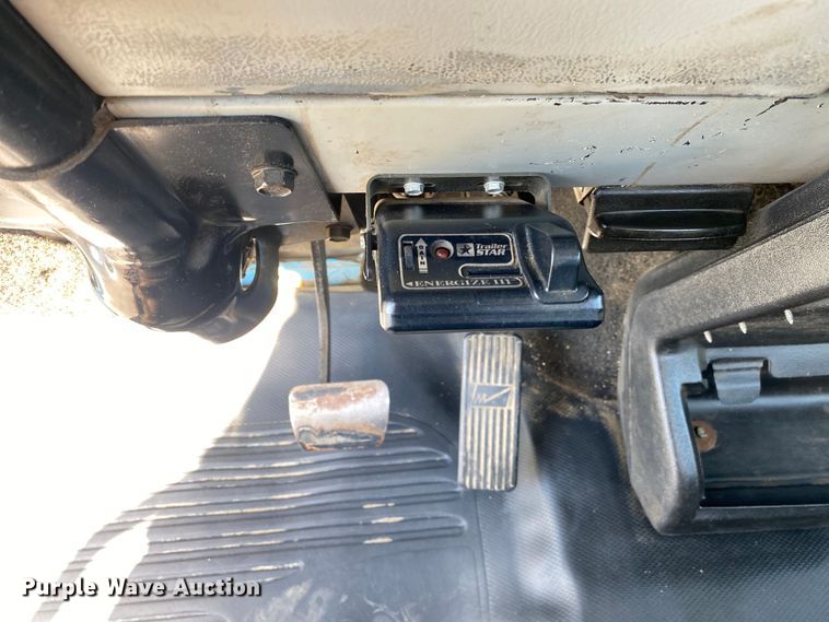 image for item KB9480 2000 Freightliner FL70  utility / service truck