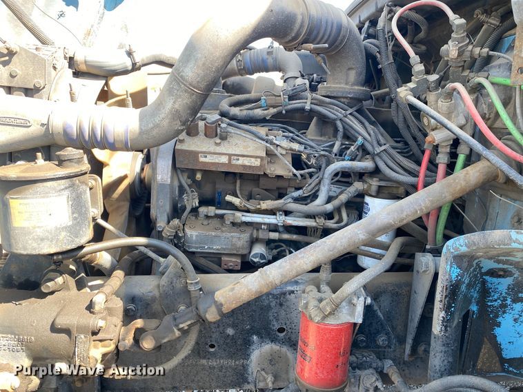 image for item KB9480 2000 Freightliner FL70  utility / service truck