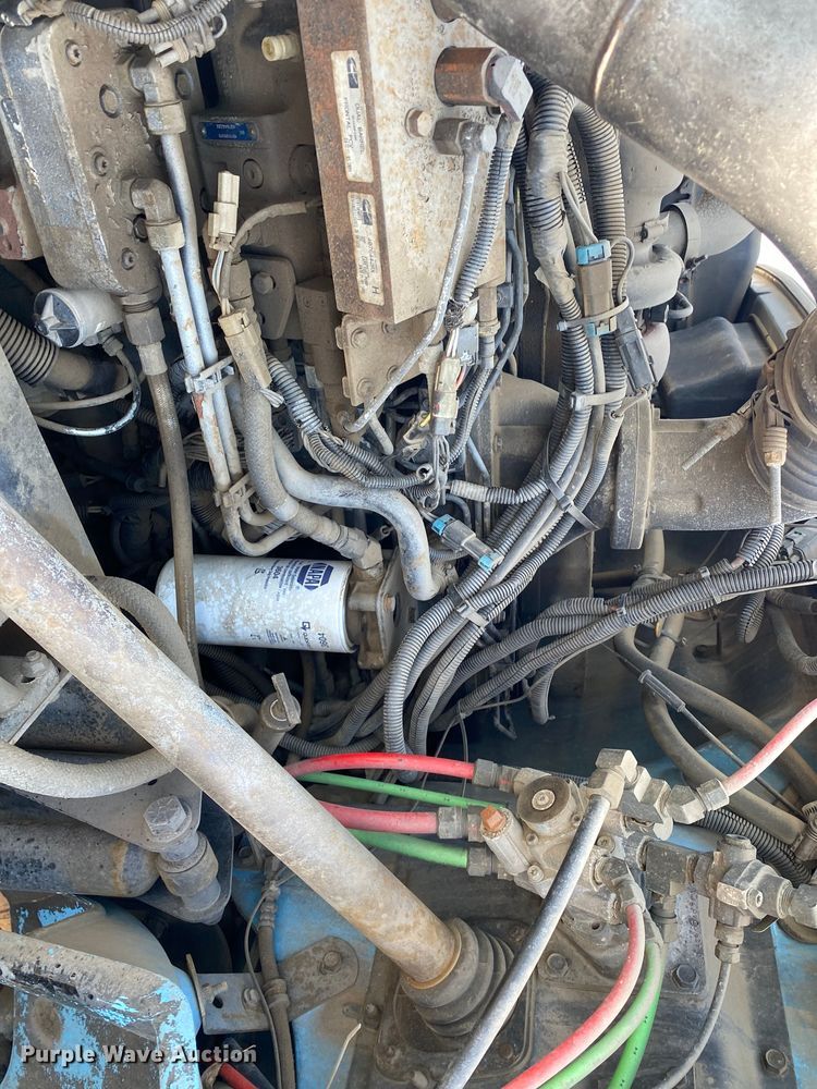 image for item KB9480 2000 Freightliner FL70  utility / service truck