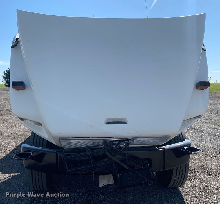 image for item KB9480 2000 Freightliner FL70  utility / service truck