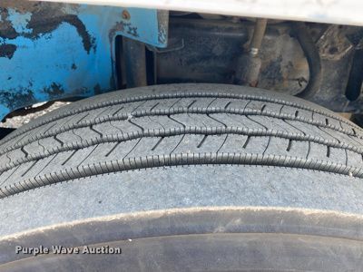 image for item KB9480 2000 Freightliner FL70  utility / service truck