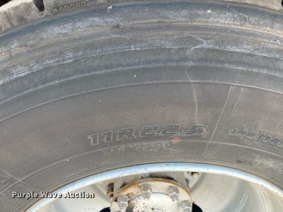 image for item KB9480 2000 Freightliner FL70  utility / service truck