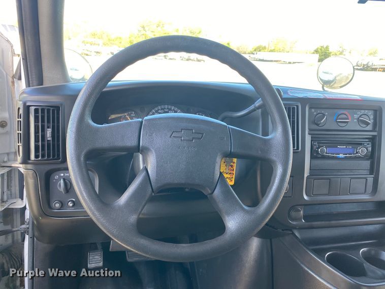 image for item KB9483 2007 Chevrolet Express  school bus