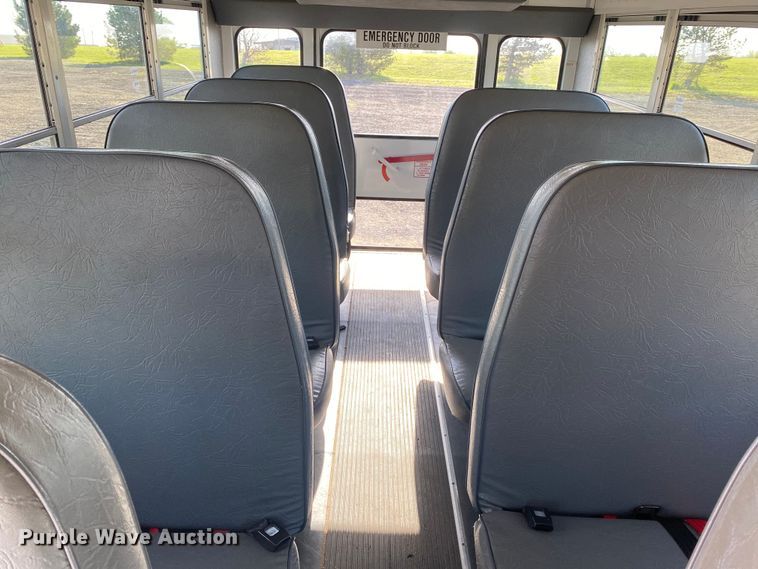 image for item KB9483 2007 Chevrolet Express  school bus