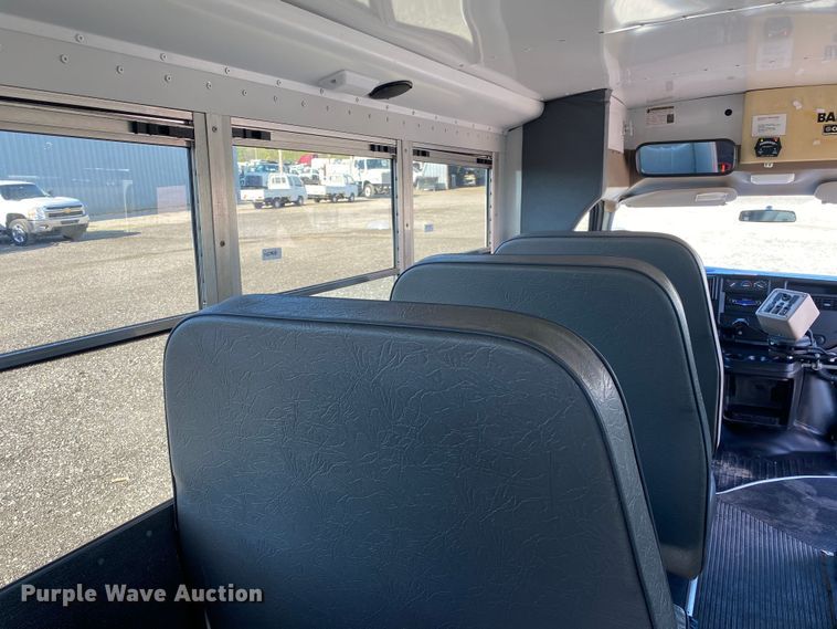 image for item KB9483 2007 Chevrolet Express  school bus