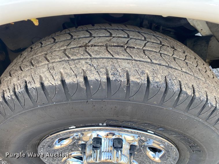 image for item KB9483 2007 Chevrolet Express  school bus