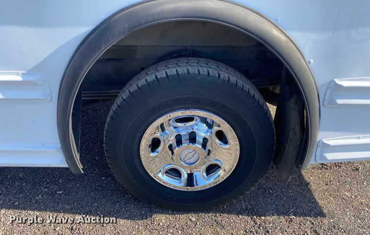 image for item KB9483 2007 Chevrolet Express  school bus