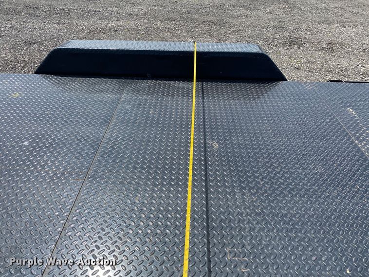 image for item KB9491 2021 Diamond C  equipment trailer