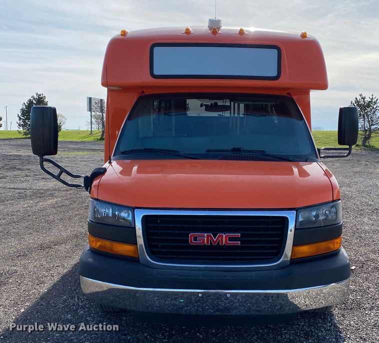 image for item KB9497 2014 GMC Savana  shuttle bus