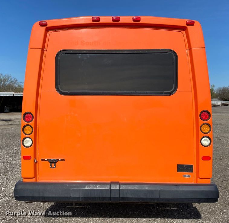 image for item KB9497 2014 GMC Savana  shuttle bus