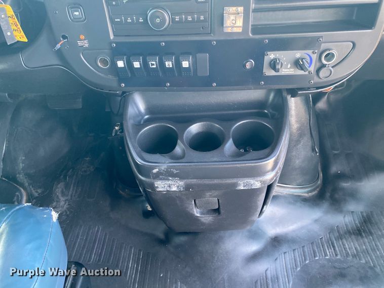 image for item KB9497 2014 GMC Savana  shuttle bus